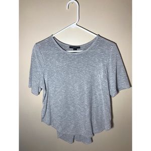 Gray/silver tee.